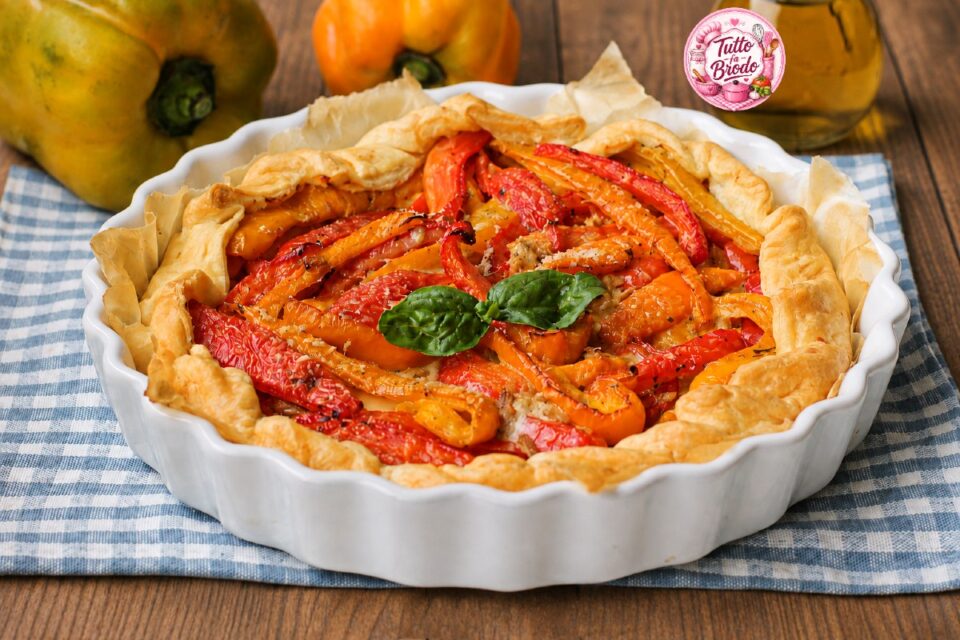 TORTA SALATA AI PEPERONI E TONNO
