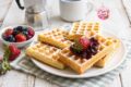 Waffle fatti in casa: morbidi dentro e dorati fuori