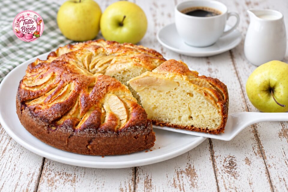 TORTA ALLO YOGURT E MELE