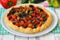 Torta salata con Peperoni e Zucchine: Ricetta Facile e Gustosa