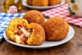 Arancini al Ragù Siciliani con Piselli e Cuore Filante