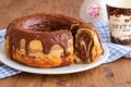 Ciambella Marmorizzata al Cioccolato: Ricetta Soffice e Golosa