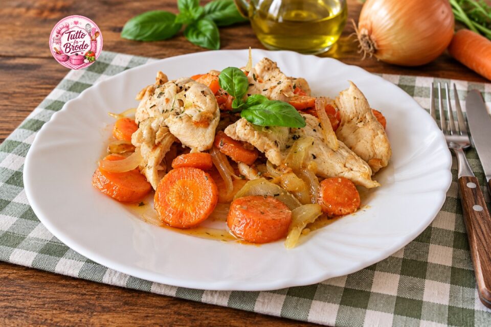 STRACCETTI DI POLLO CON CAROTE E CIPOLLA