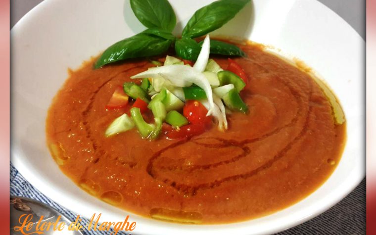 Gazpacho con polpa di pomodoro Gazpacho con polpa di pomodoro