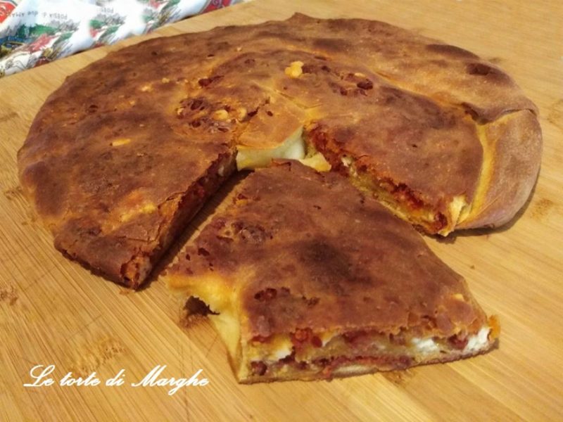 Schiacciata sfogliata con salame lucano