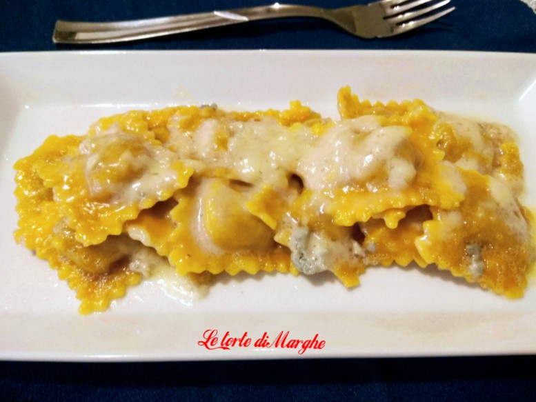 Tortelli di zucca e amaretti fatti in casa - Le torte di Marghe