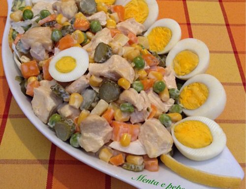 Ricca insalata di pollo Ucraina