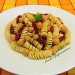 Pasta fredda pomodori ceci e mandorle