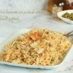 Insalata di riso basmati con pesto di carote, piselli e pinoli