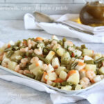 Insalata di gamberetti, surimi, fagiolini e patate