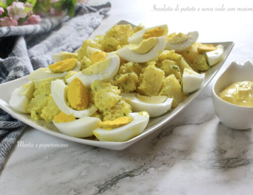 Insalata di patate e uova sode con maionese