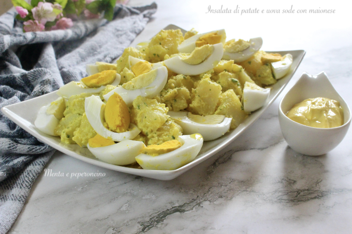 Insalata di patate e uova sode con maionese