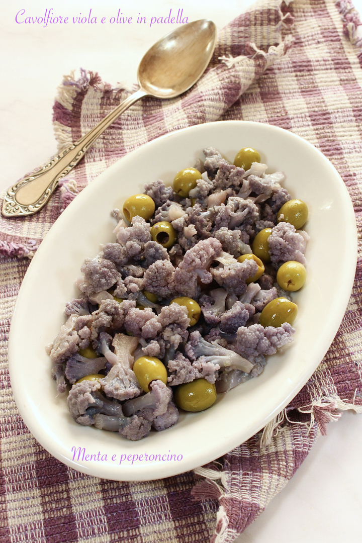 Cavolfiore viola con olive in padella 