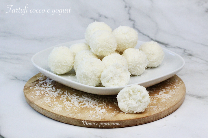 Tartufi cocco e yogurt