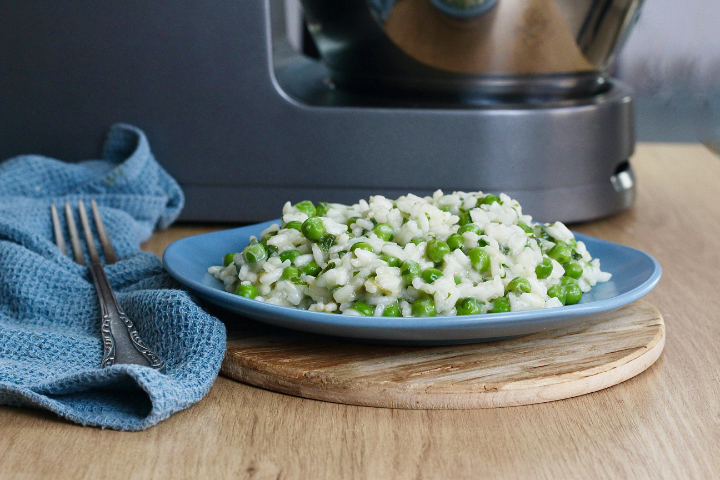 Risotto con piselli e cipollotti