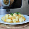 Gnocchi di patate fatti in casa con colata di datterino giallo