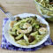 Pasta fredda con pesto di basilico, melanzane e gamberi: ricetta facile e gustosa