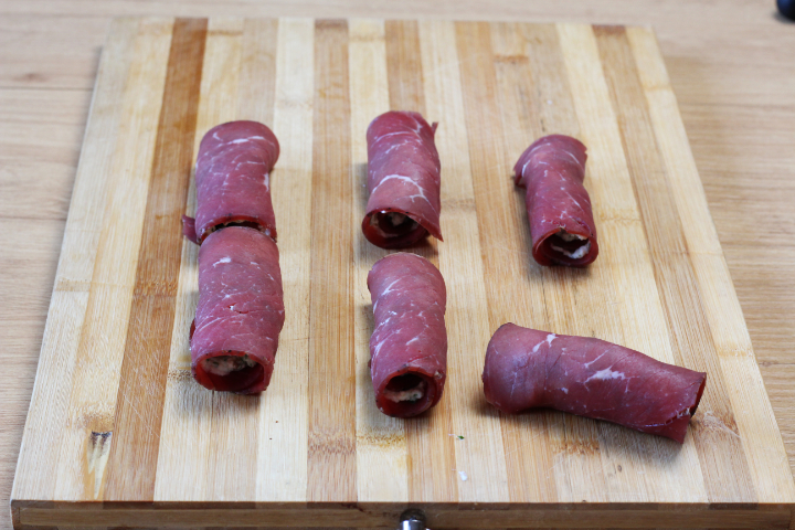 Involtini con carpaccio di bresaola
