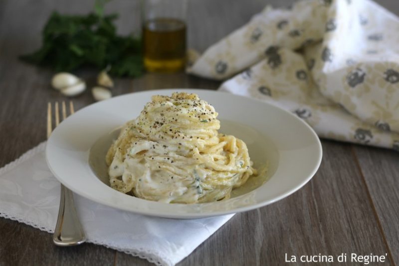 Spaghetti aglio e olio con la ricotta