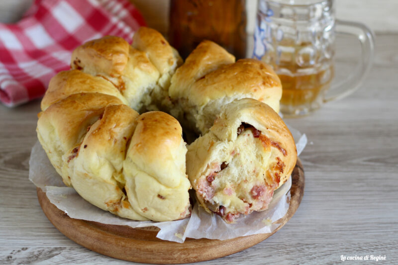 Brioche a corona farcita