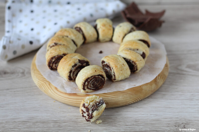 Corona di sfoglia al cioccolato