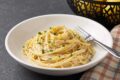 Spaghetti al limone cremosi senza panna: il segreto per un'emulsione perfetta