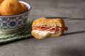 Coccoli croccanti in friggitrice ad aria con stracchino e mortadella