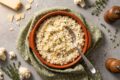 Finto risotto di cavolfiore: l'alternativa low carb pronta in 10 minuti