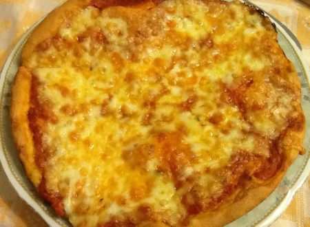 Pizza con la mozzarella (Margherita)