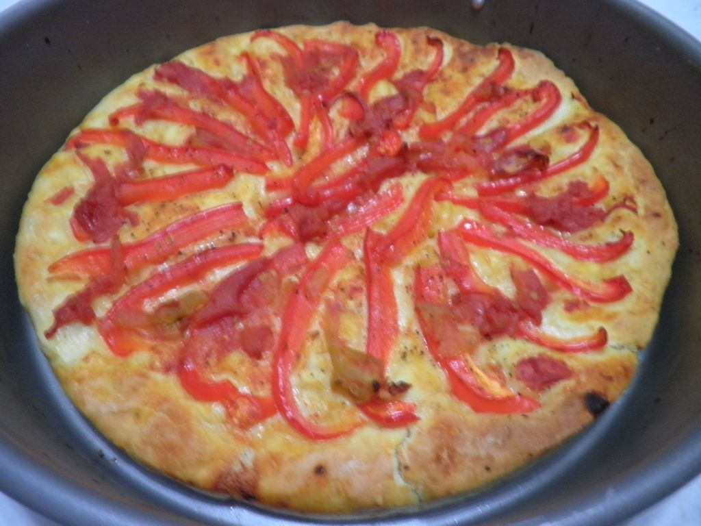Focaccia croccante con Peperone rosso e pomodoro