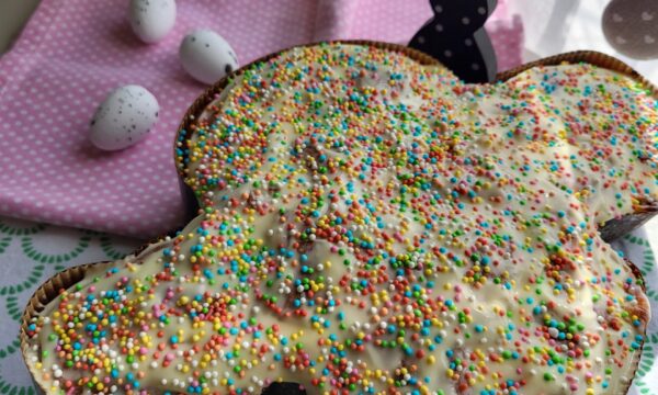 Colomba Pasquale veloce con crema e liquore Strega
