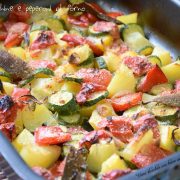 Patate zucchine e peperoni al forno