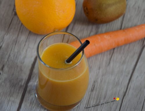 Succo di arance carote e kiwi