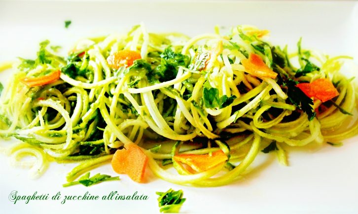 Spaghetti di zucchine all’insalata