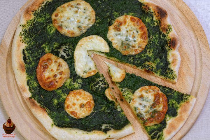 pizza scamorza e spinaci