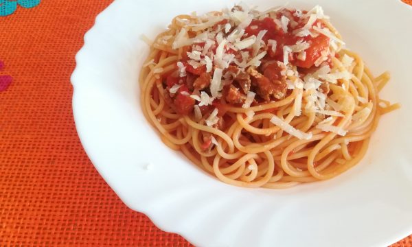 Spaghetti con sugo di manzo