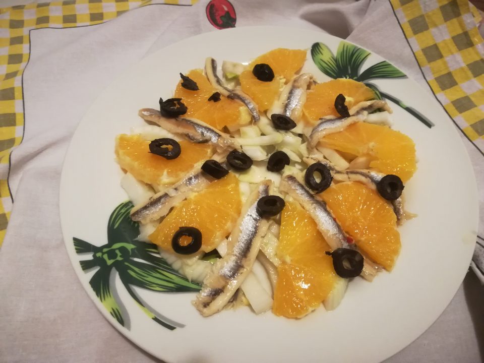 Insalata di finocchi e arance con le acciughe marinate