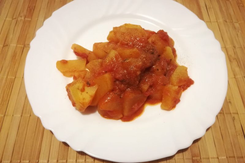 Patate in umido al pomodoro
