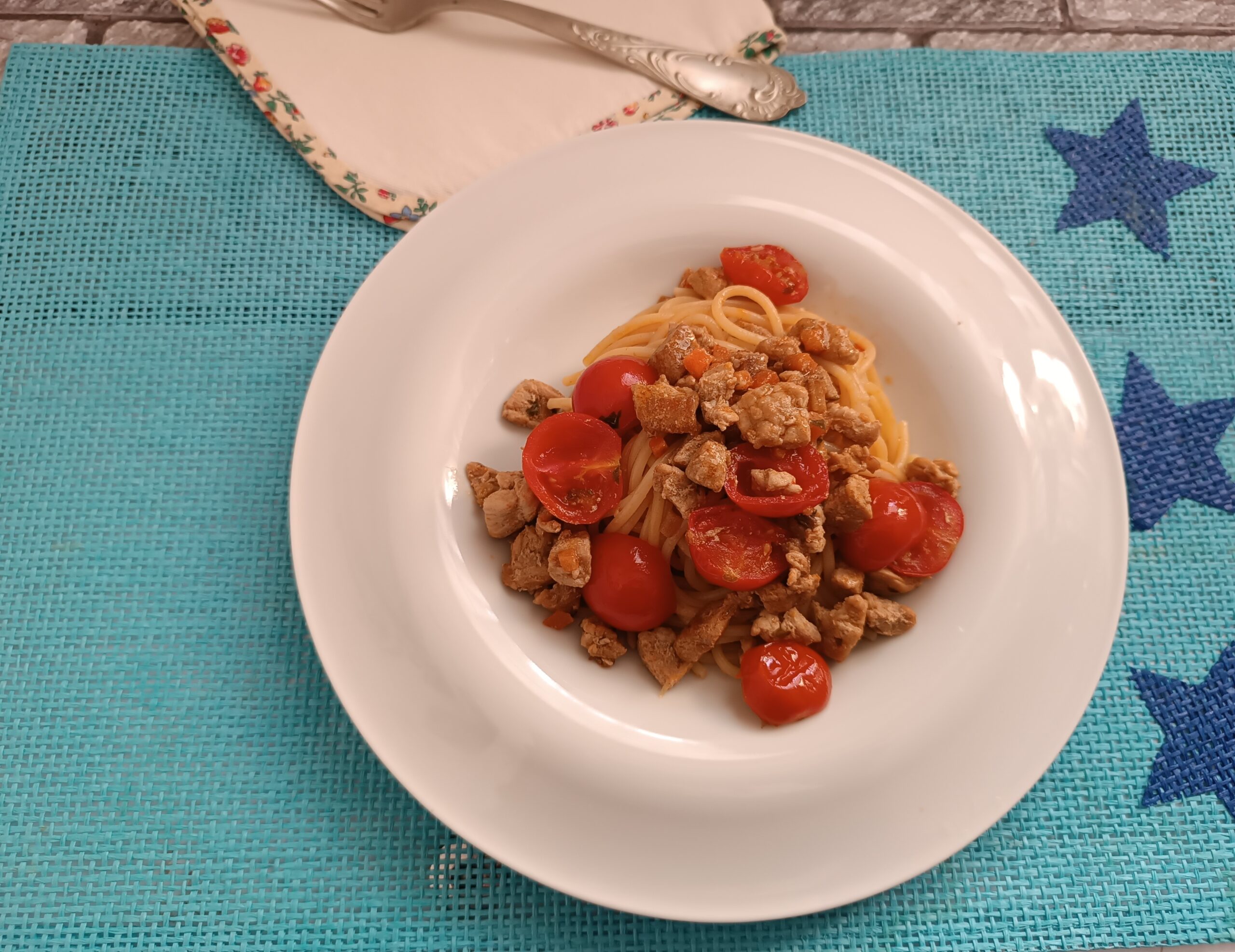 Pasta con ragù di coscia di tacchino
