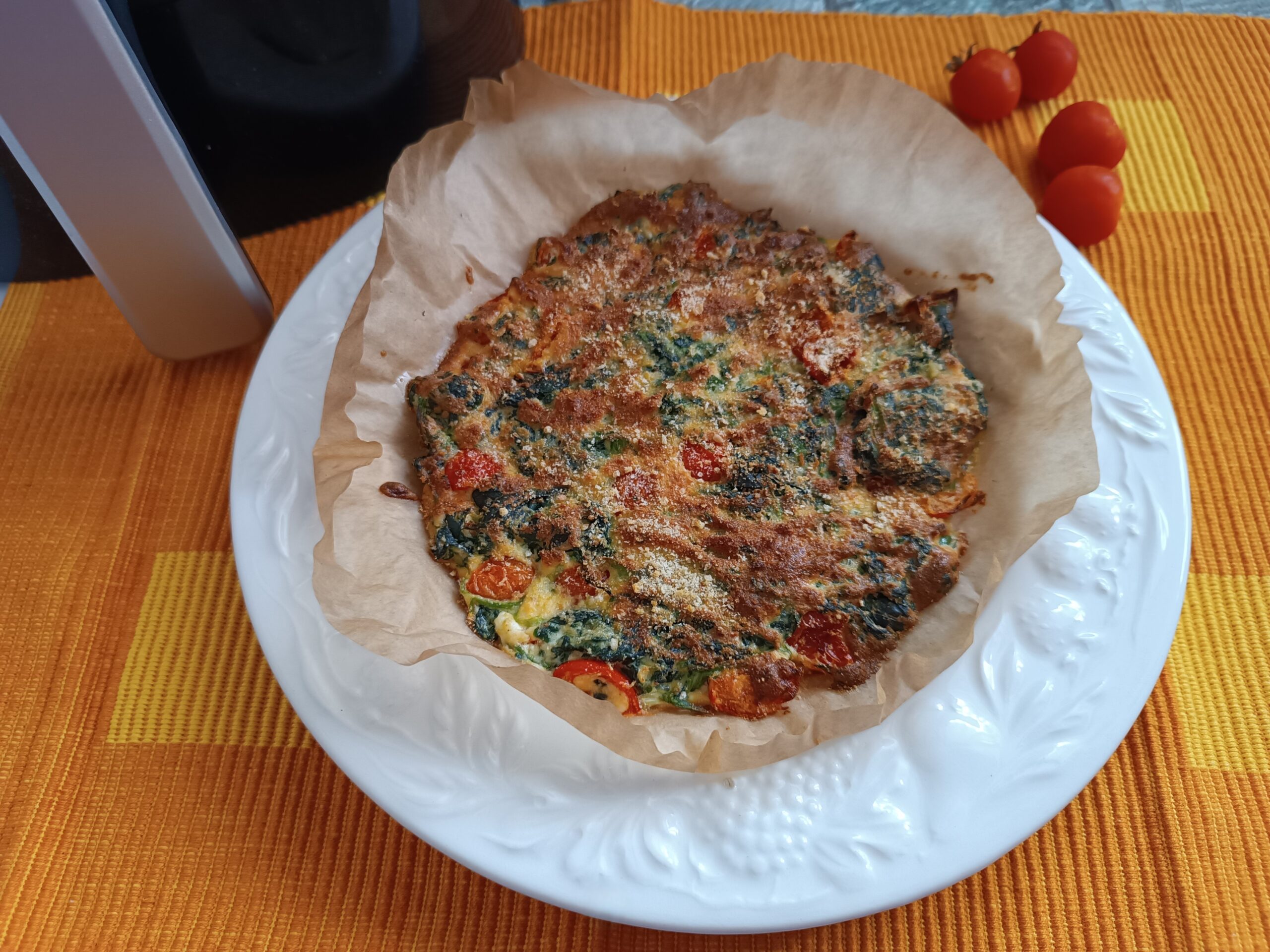Frittata spinaci e pomodorini in friggitrice ad aria