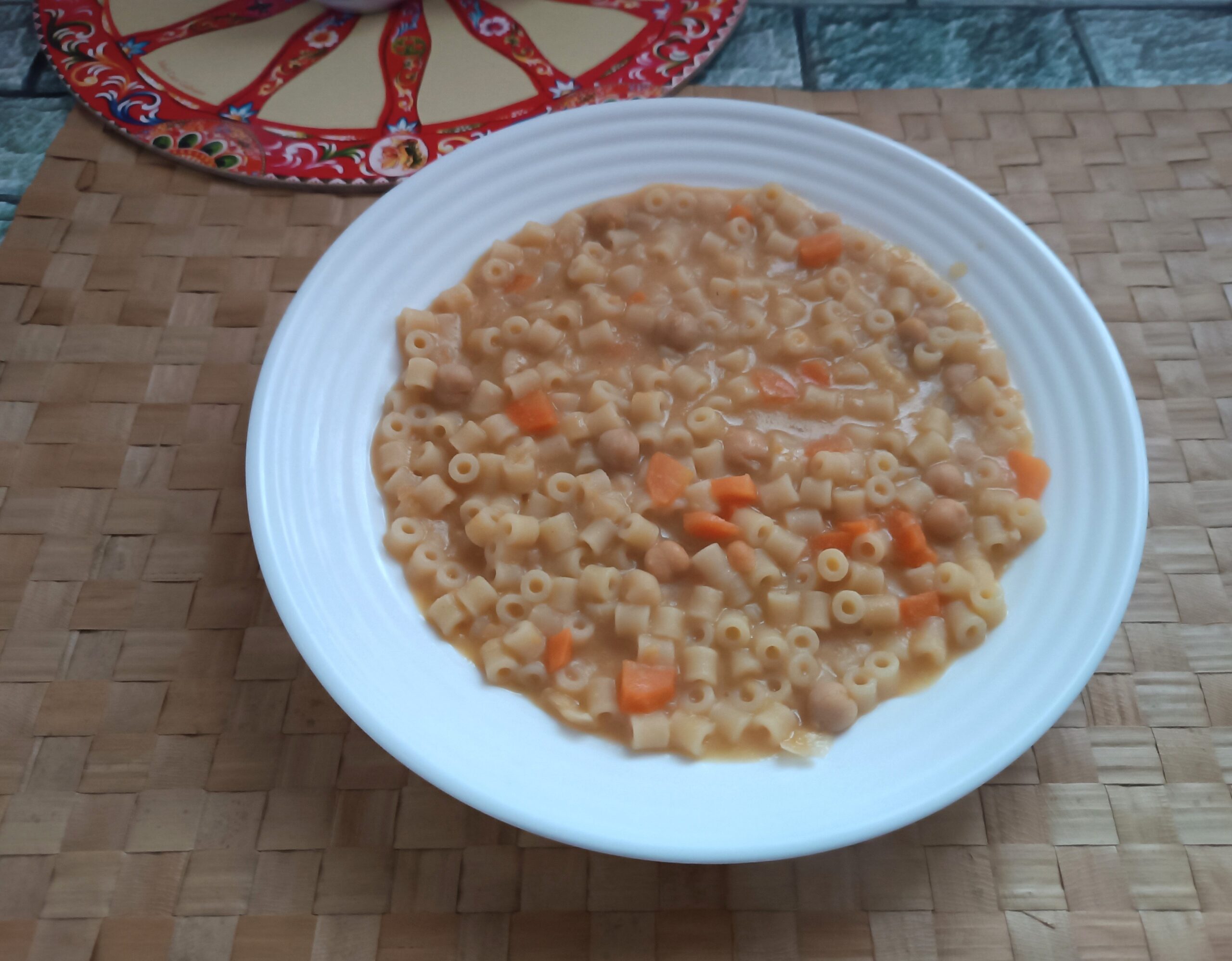 Pasta con crema di ceci e carote