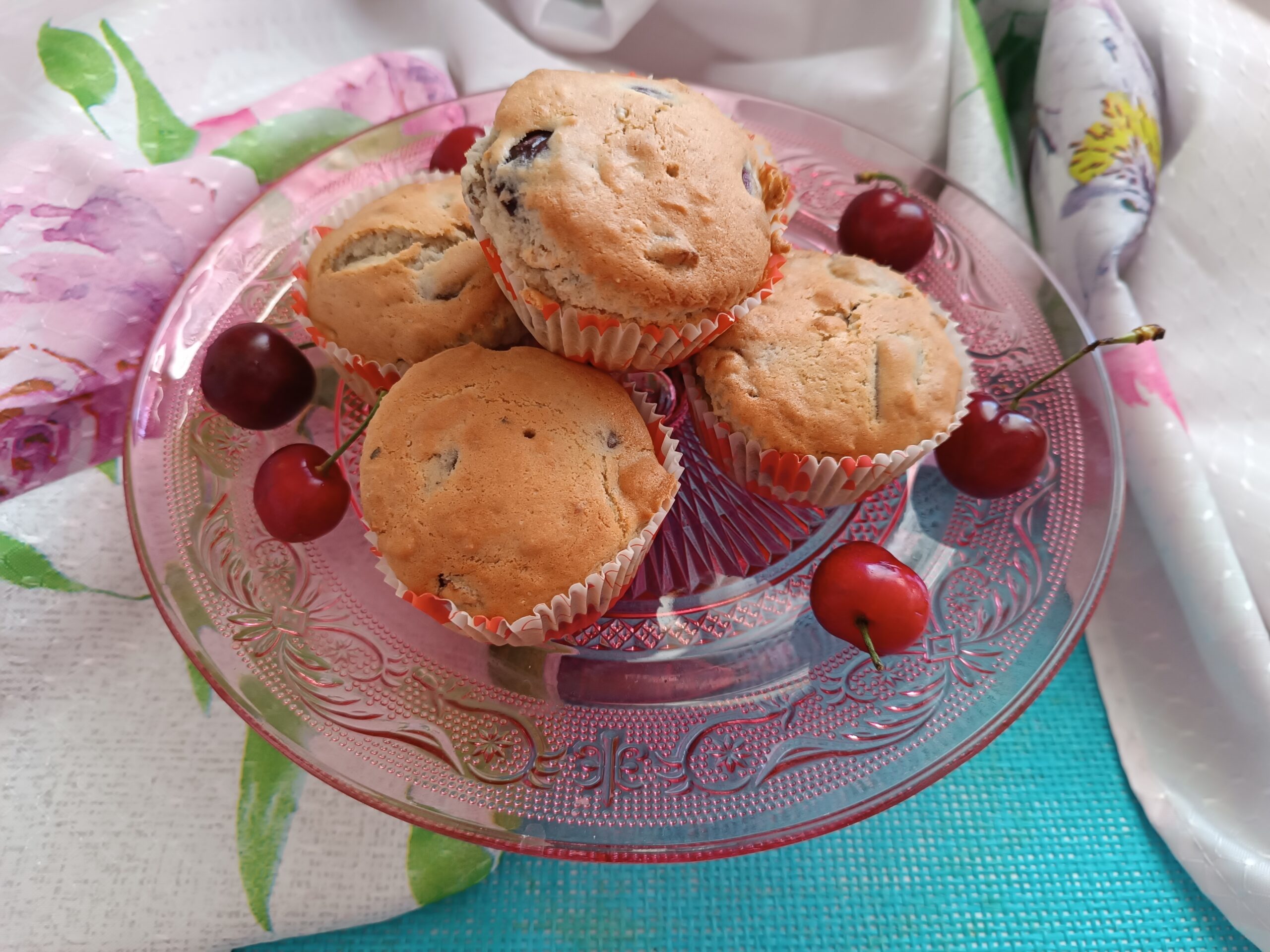 Muffin alle ciliegie in friggitrice ad aria