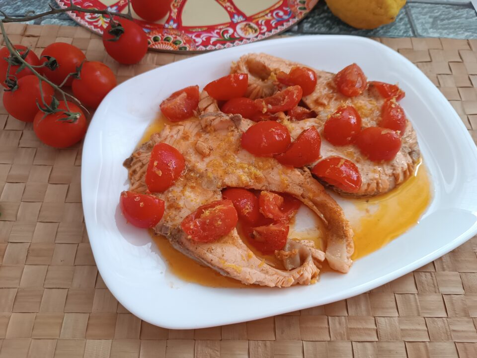 Salmone al limone e pomodorini