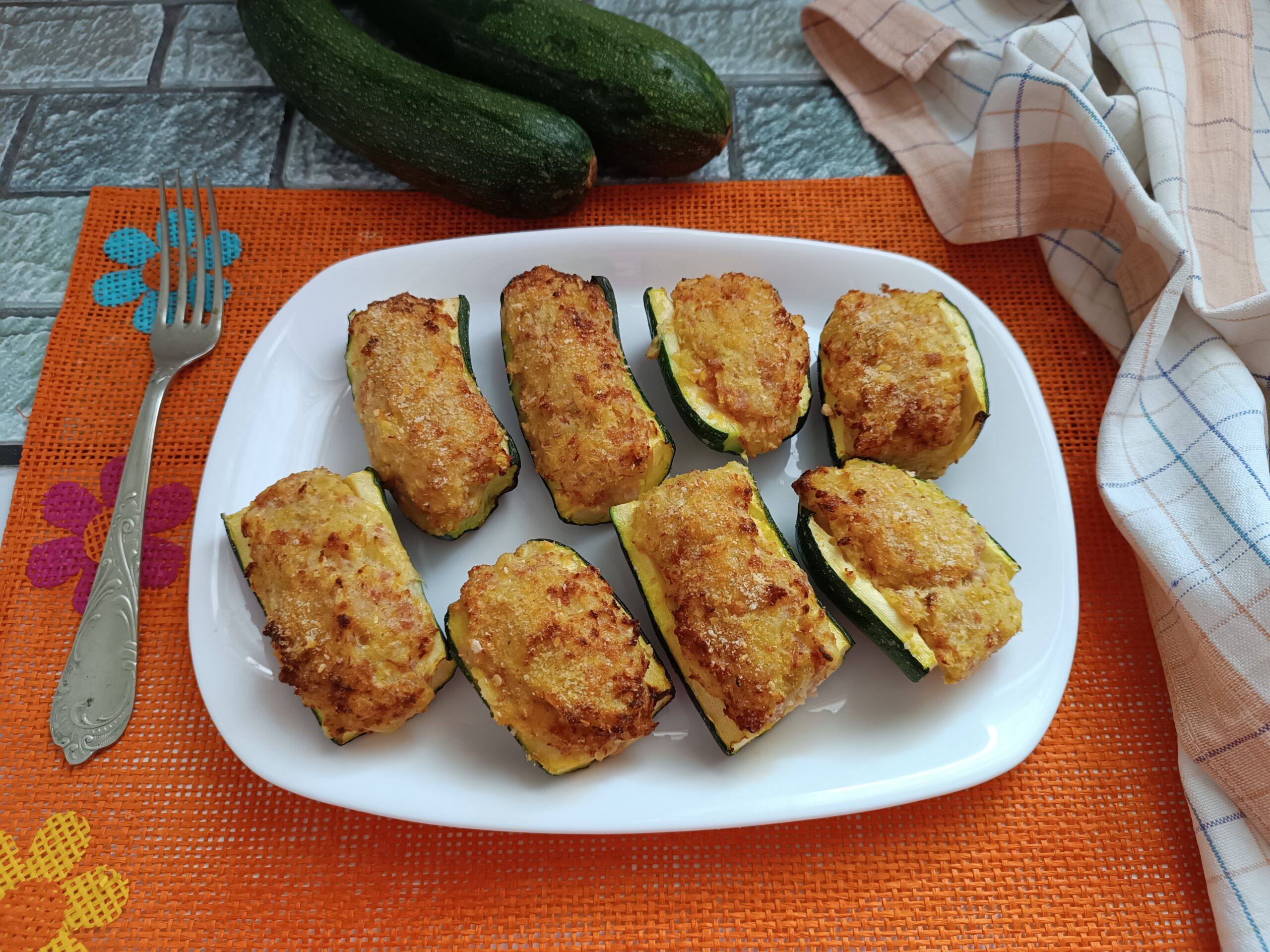 Zucchine ripiene di patate e prosciutto cotto