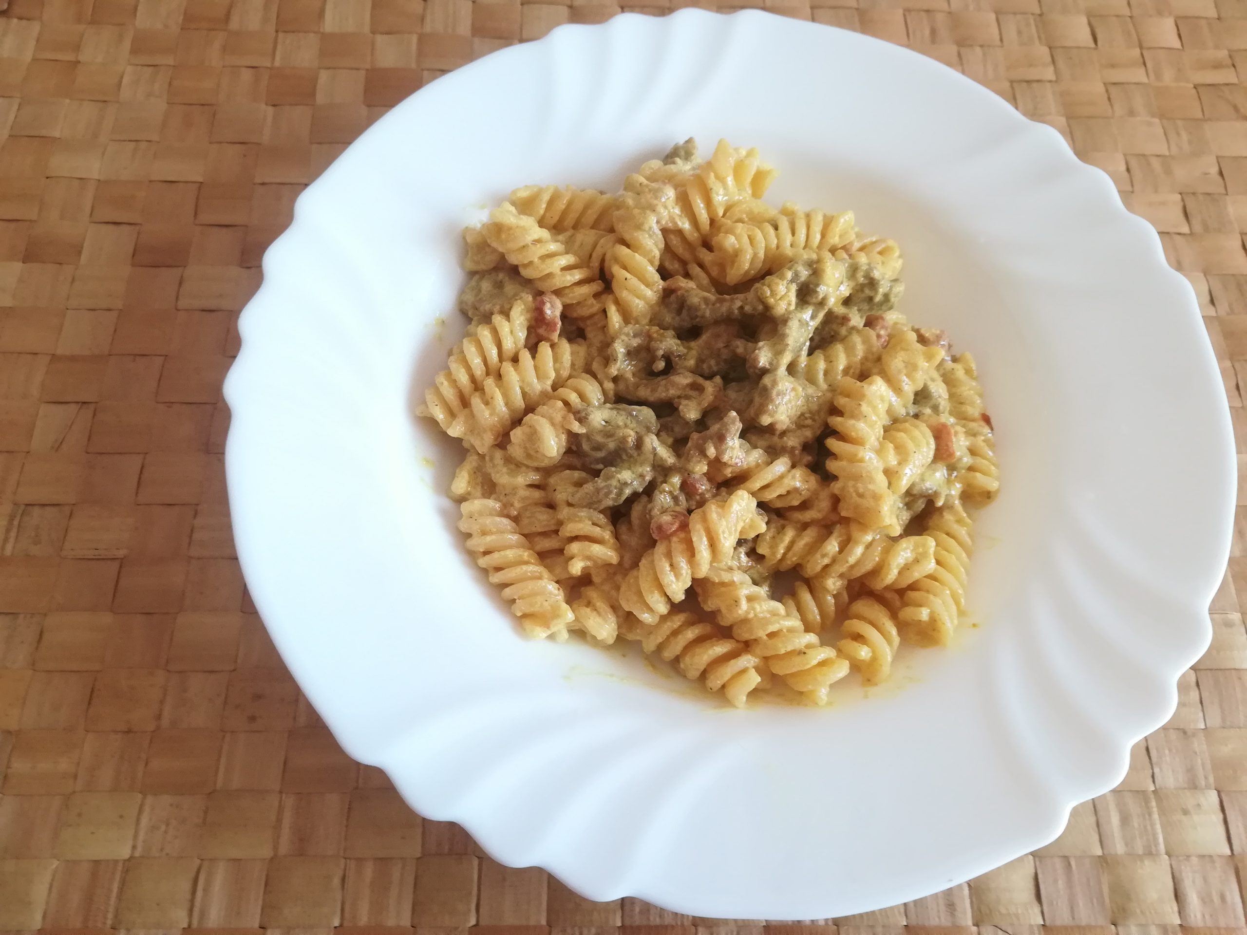 Fusilli cremosi alla curcuma