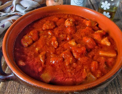 SUGO CON PUNTINE DI MAIALE