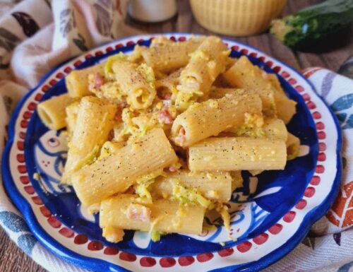 CARBONARA DI ZUCCHINE E PANCETTA