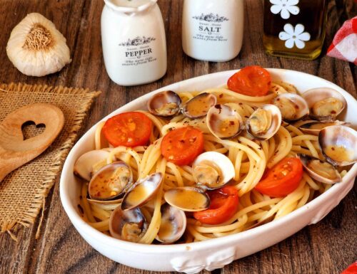 SPAGHETTI CON VONGOLE E POMODORINI