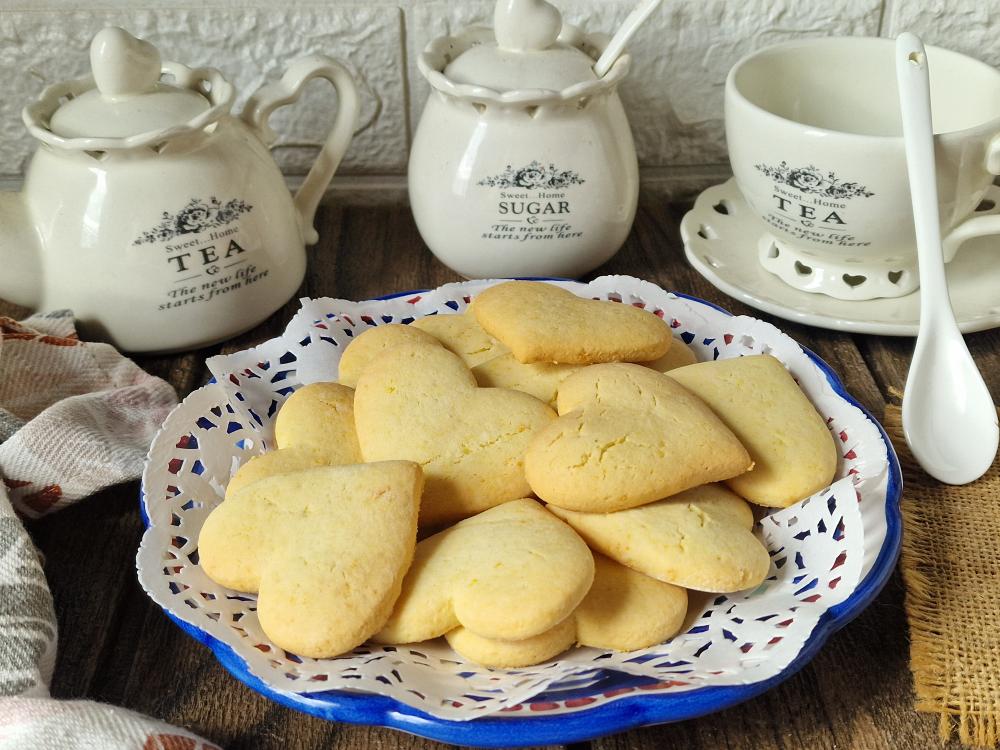 BISCOTTI SENZA GLUTINE ALL'ARANCIA