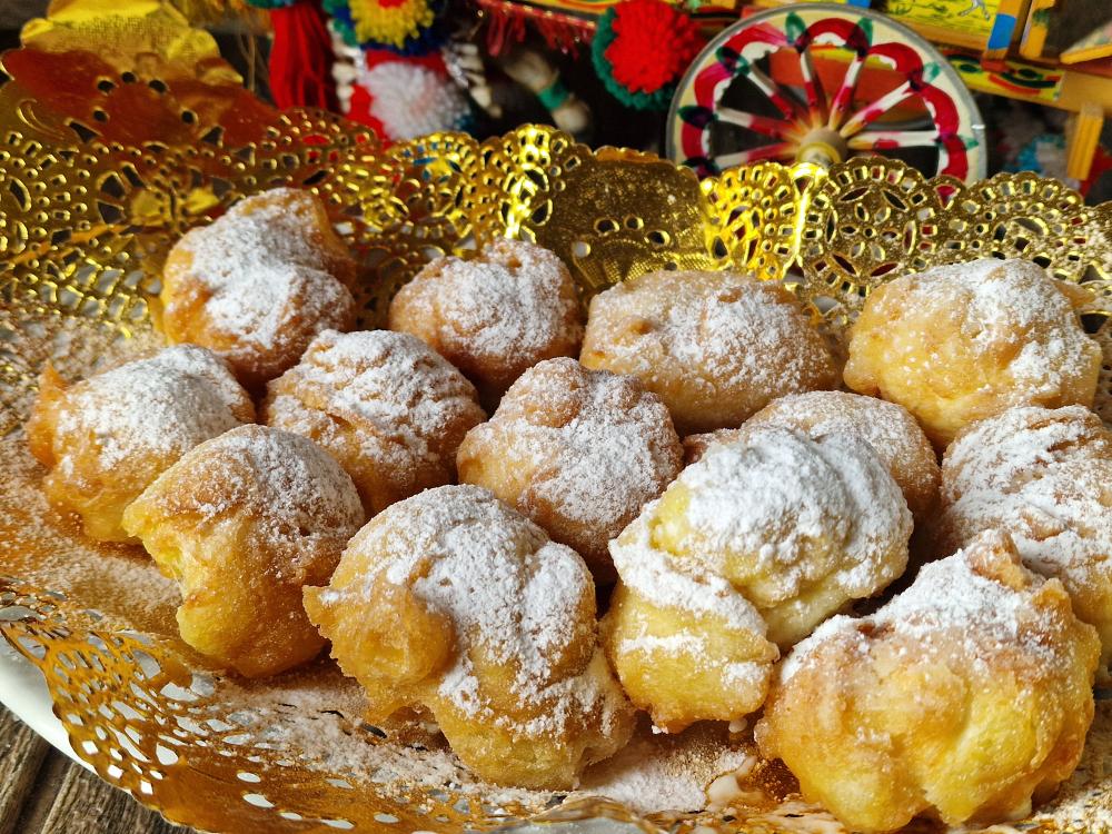 CASTAGNOLE RIPIENE DI RICOTTA